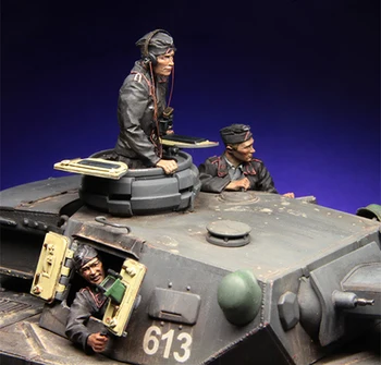 В разобранном виде 1/35 экипаж древнего танка включает 3 (БЕЗ ТАНКА) Миниатюрные модели из смолы Неокрашенные